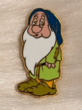 Disney Snow White & the Seven Dwarfs Sleepy Pin Vintage